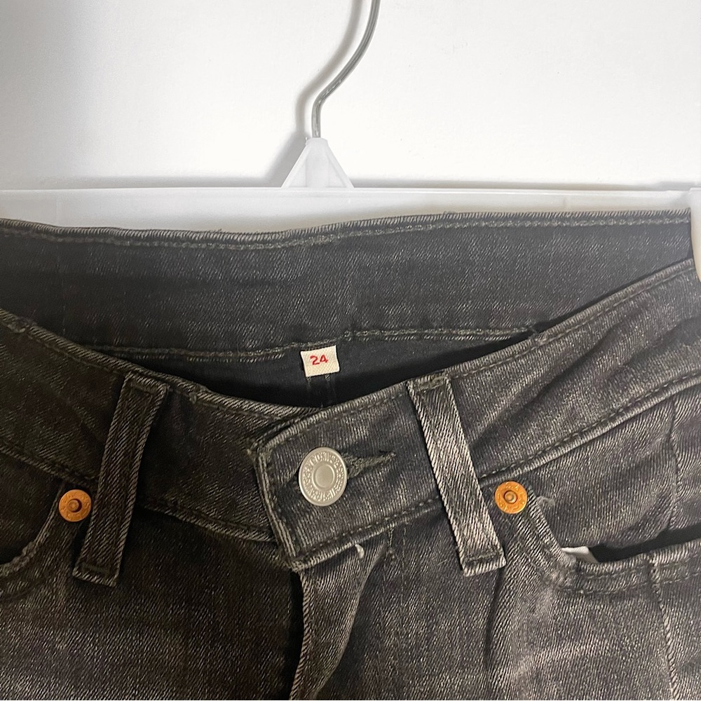Women’s Levi Jeans